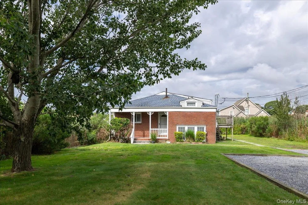 46 Riverdale Avenue Massapequa, NY 11758