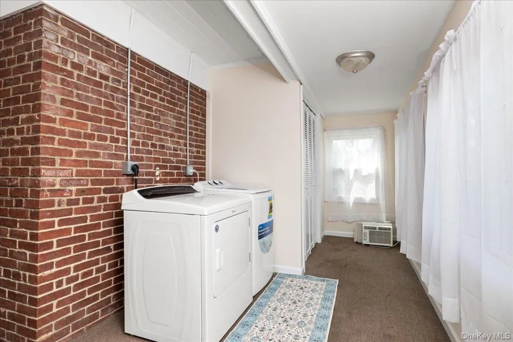 46 Riverdale Avenue Massapequa, NY 11758
