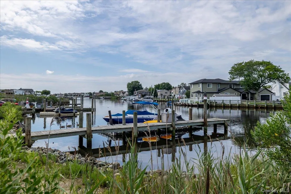 46 Riverdale Avenue Massapequa, NY 11758