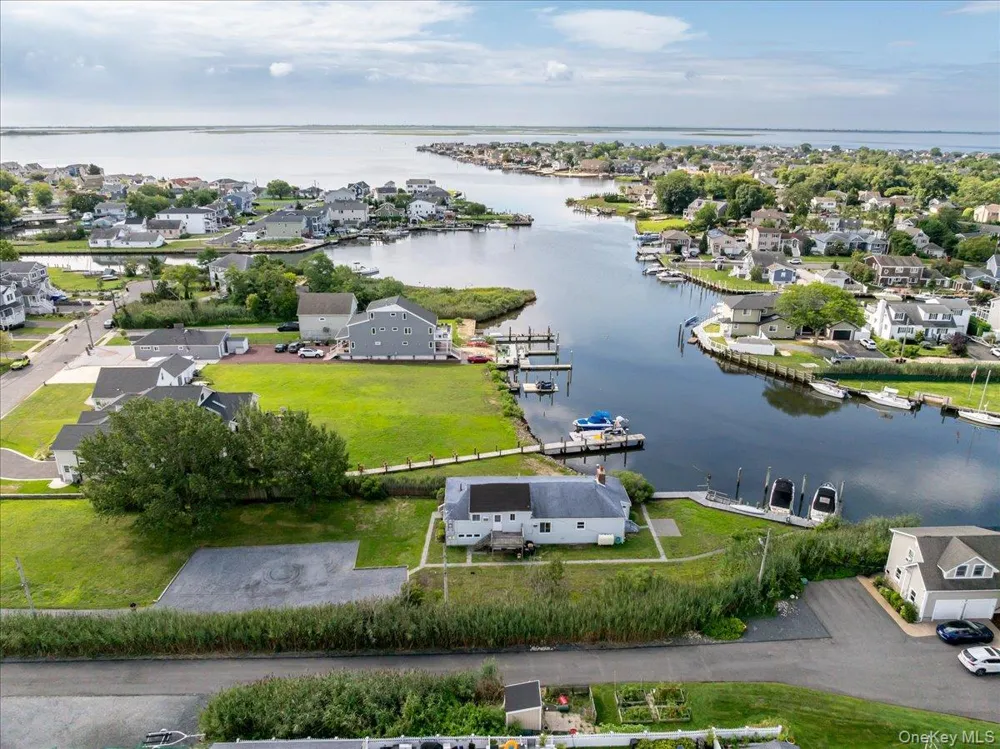 46 Riverdale Avenue Massapequa, NY 11758