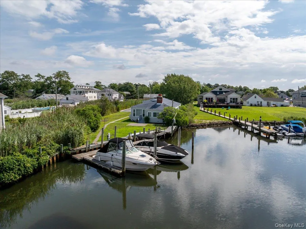 46 Riverdale Avenue Massapequa, NY 11758