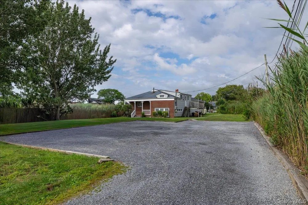 46 Riverdale Avenue Massapequa, NY 11758
