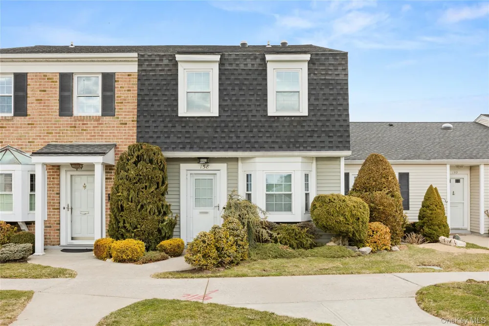 158 Harbor S Amityville, NY 11701