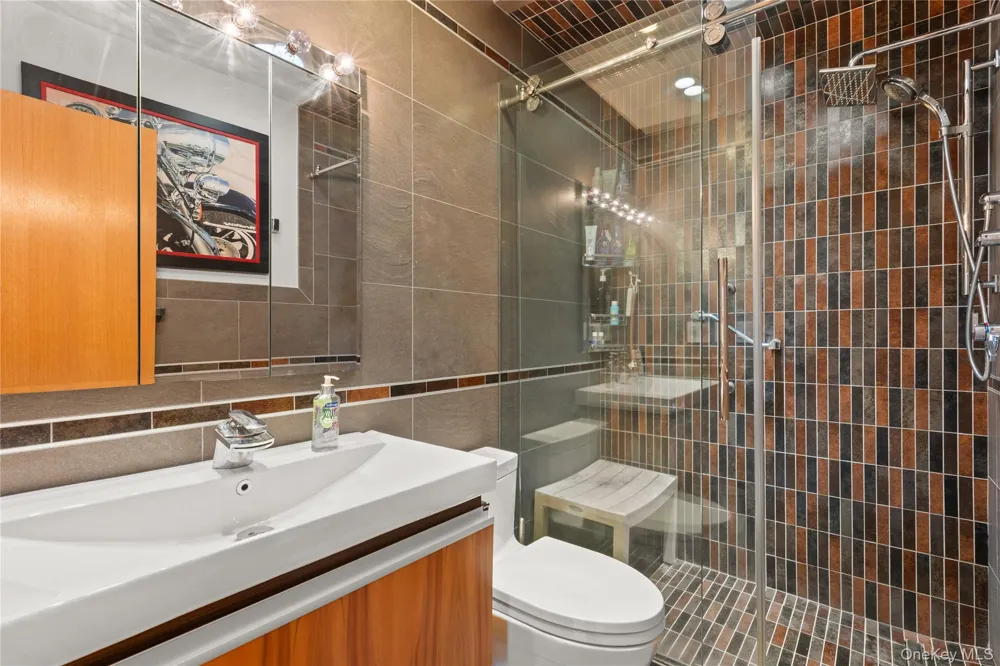 158 Harbor S Amityville, NY 11701