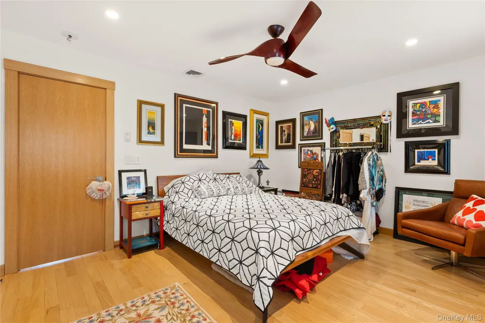 158 Harbor S Amityville, NY 11701
