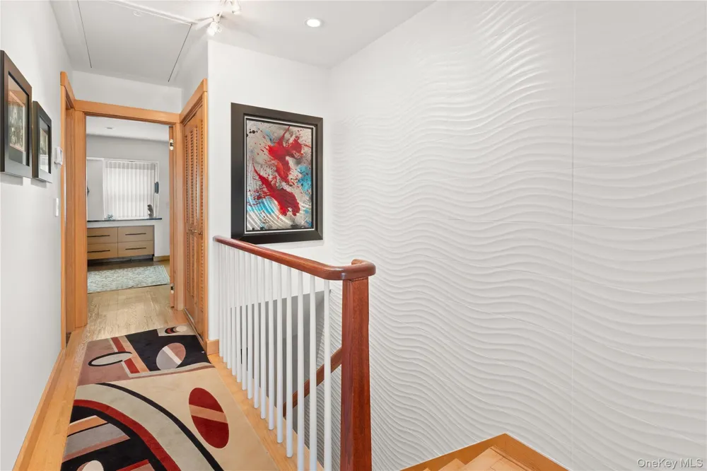 158 Harbor S Amityville, NY 11701
