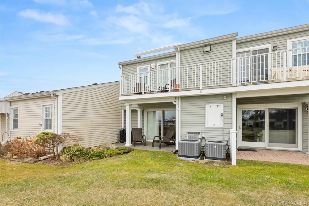 158 Harbor S Amityville, NY 11701
