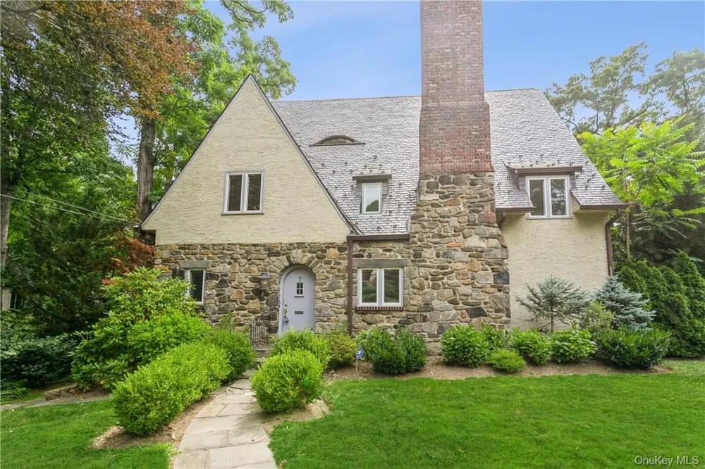 7 Cotswold Way Scarsdale, NY 10583