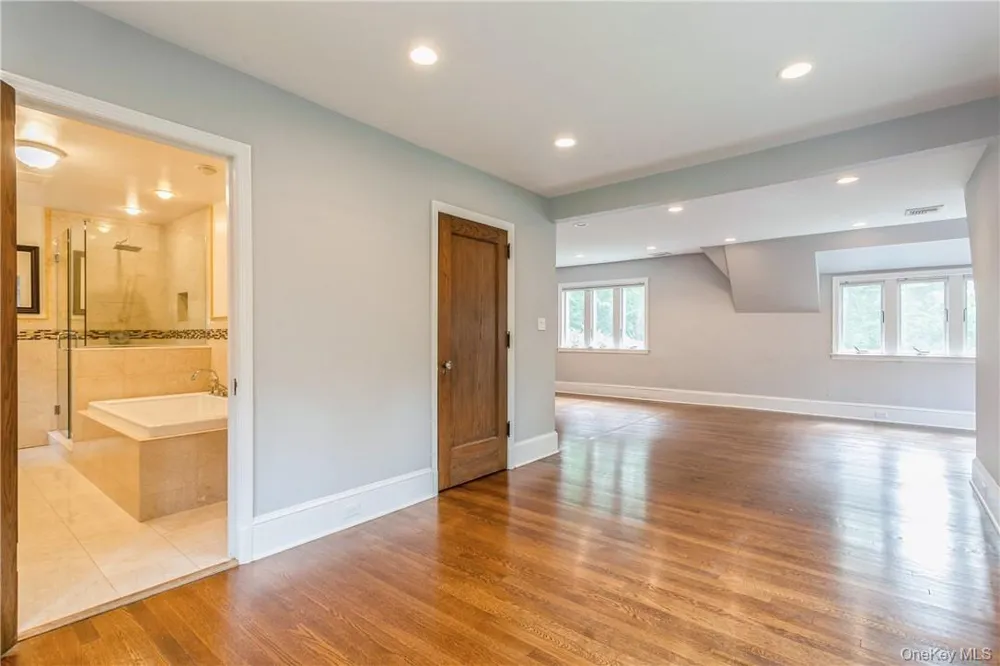 7 Cotswold Way Scarsdale, NY 10583