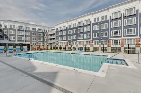 75 E Hoffman Avenue #2062