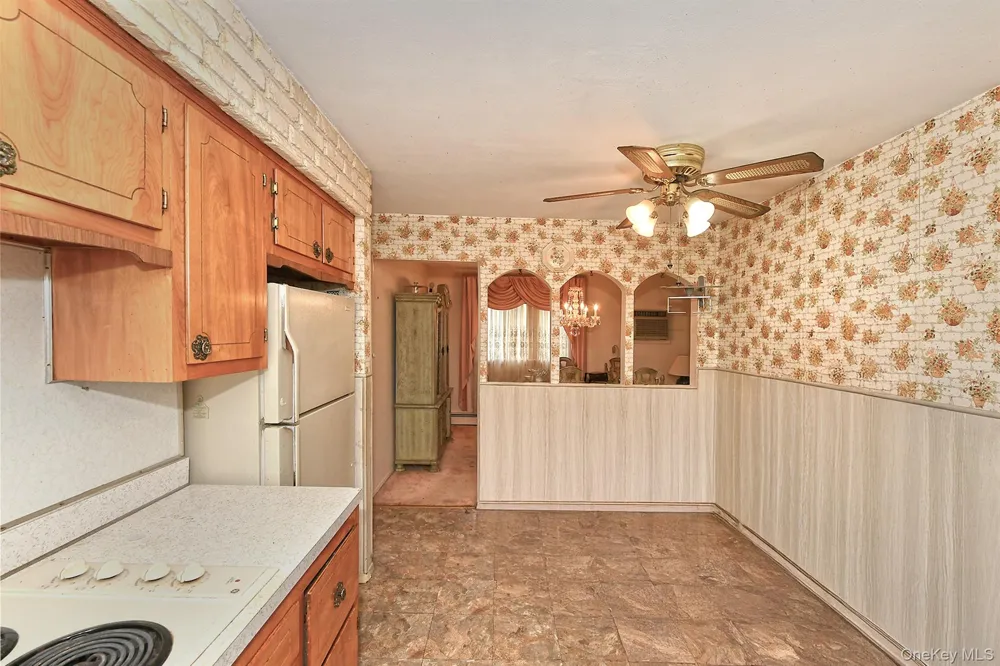 1699 Meadowbrook Road Merrick, NY 11566