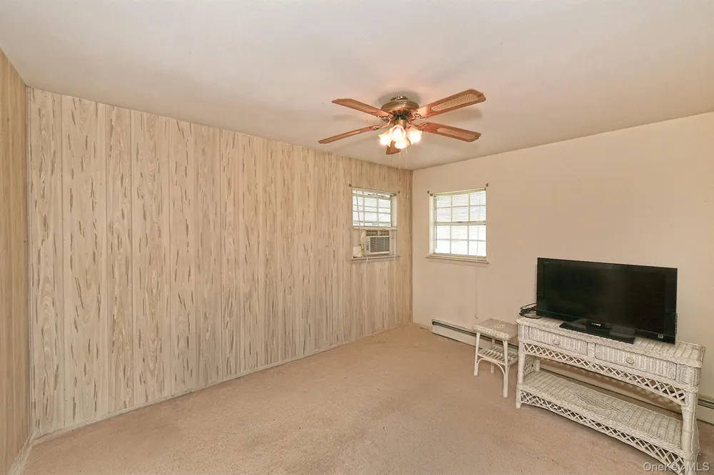 1699 Meadowbrook Road Merrick, NY 11566