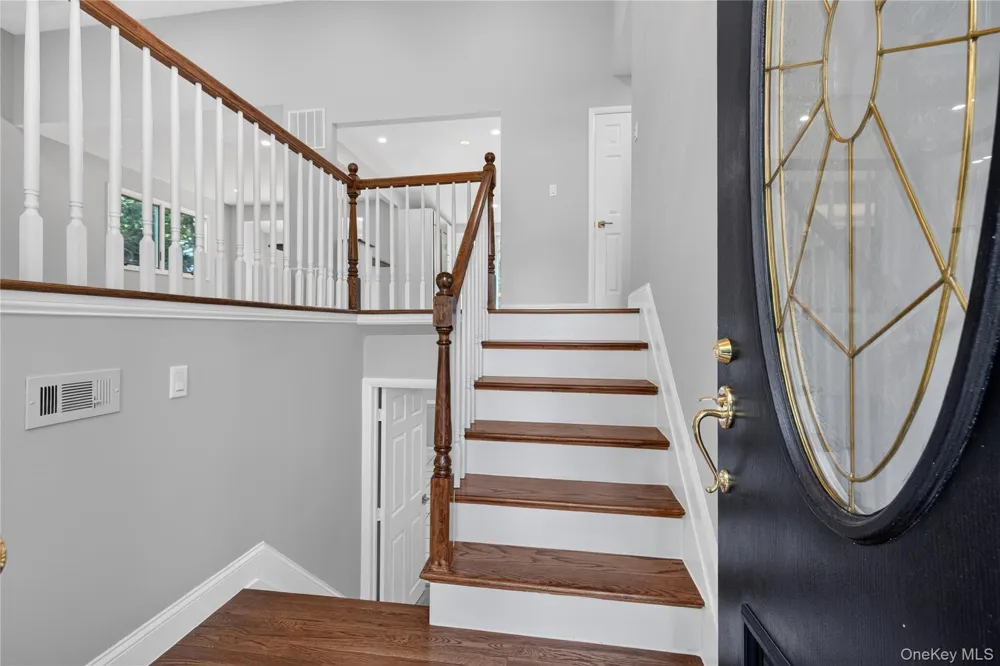 11 Penguin Lane Commack, NY 11725