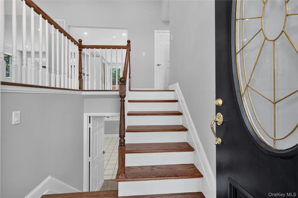 11 Penguin Lane Commack, NY 11725