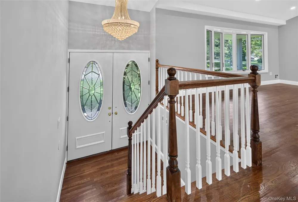 11 Penguin Lane Commack, NY 11725