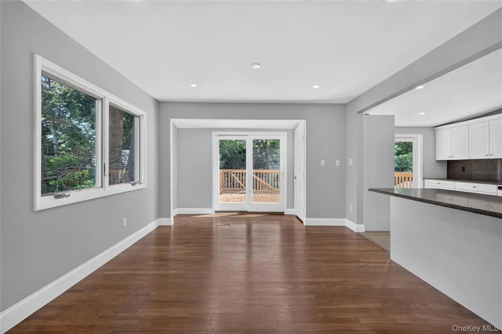 11 Penguin Lane Commack, NY 11725