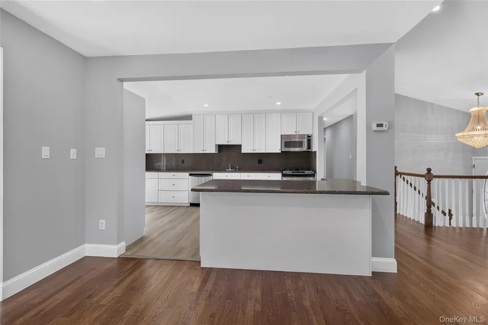 11 Penguin Lane Commack, NY 11725