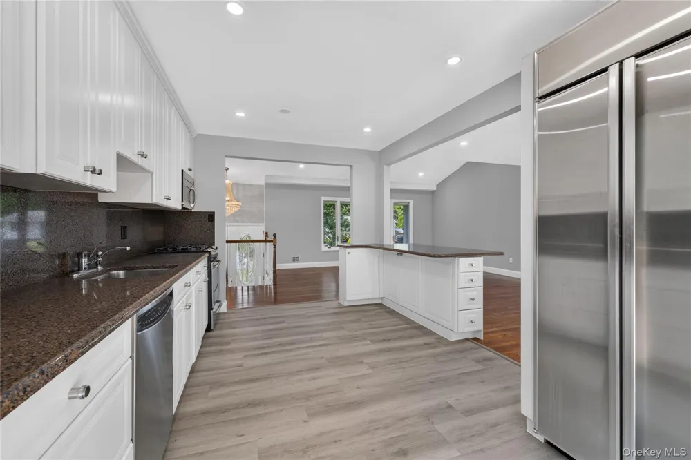 11 Penguin Lane Commack, NY 11725
