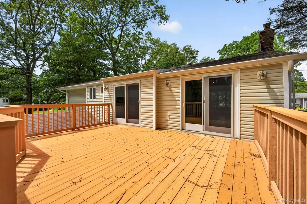 11 Penguin Lane Commack, NY 11725