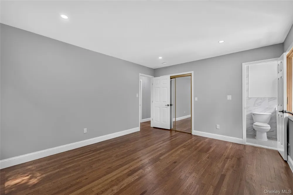 11 Penguin Lane Commack, NY 11725
