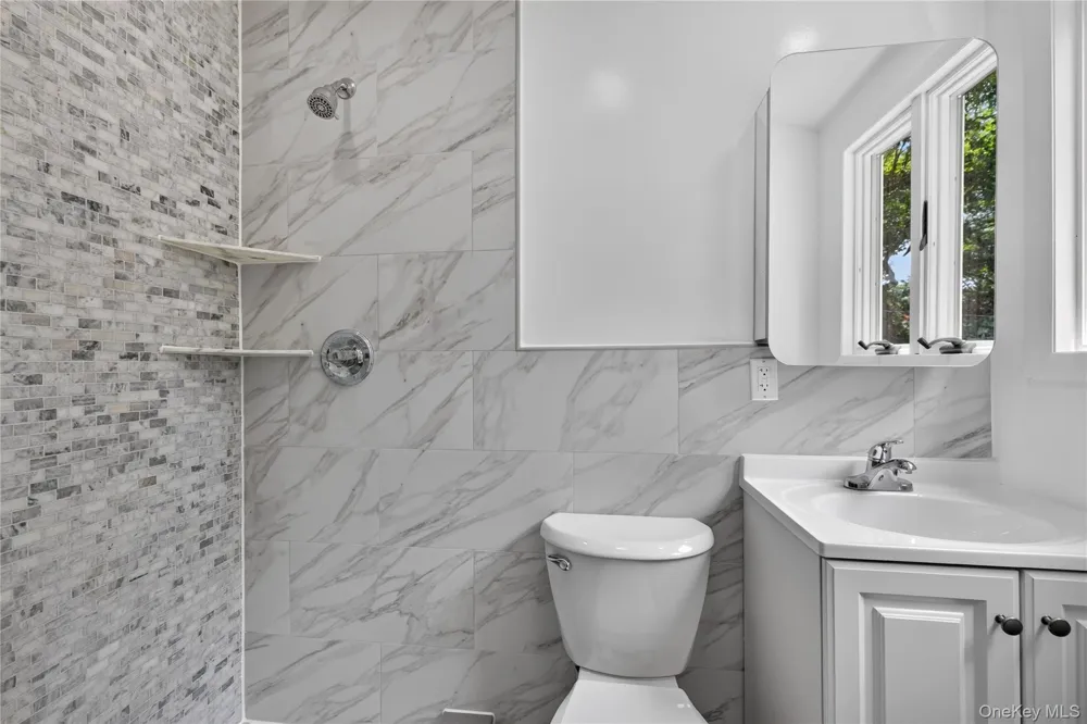 11 Penguin Lane Commack, NY 11725