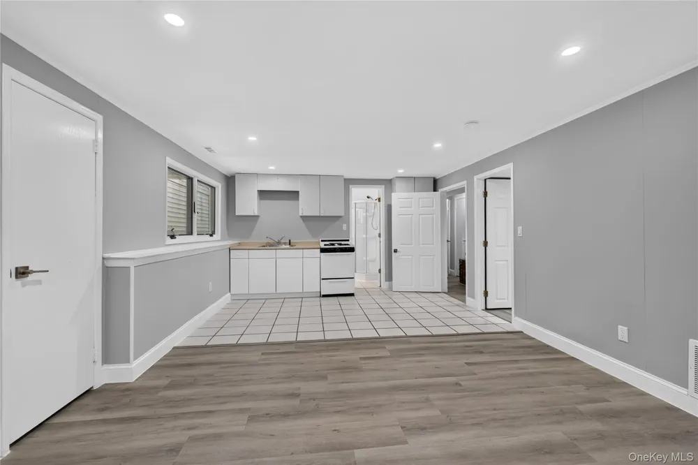 11 Penguin Lane Commack, NY 11725