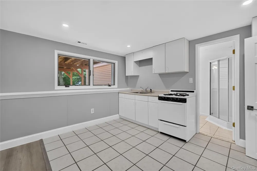 11 Penguin Lane Commack, NY 11725