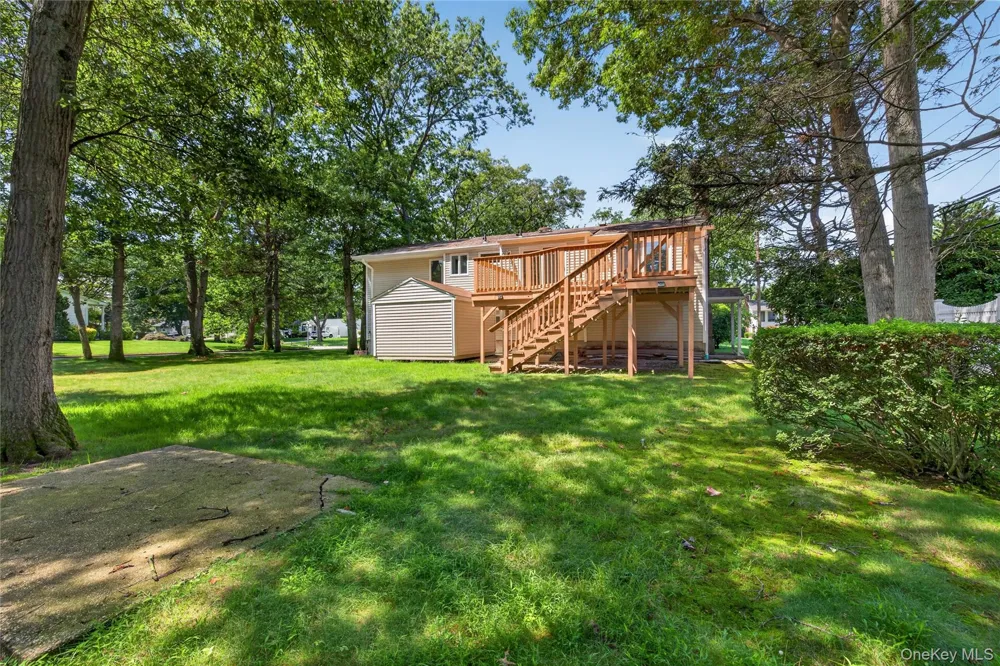 11 Penguin Lane Commack, NY 11725