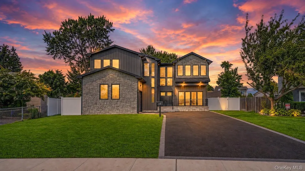 23 Harrow Lane Levittown, NY 11756