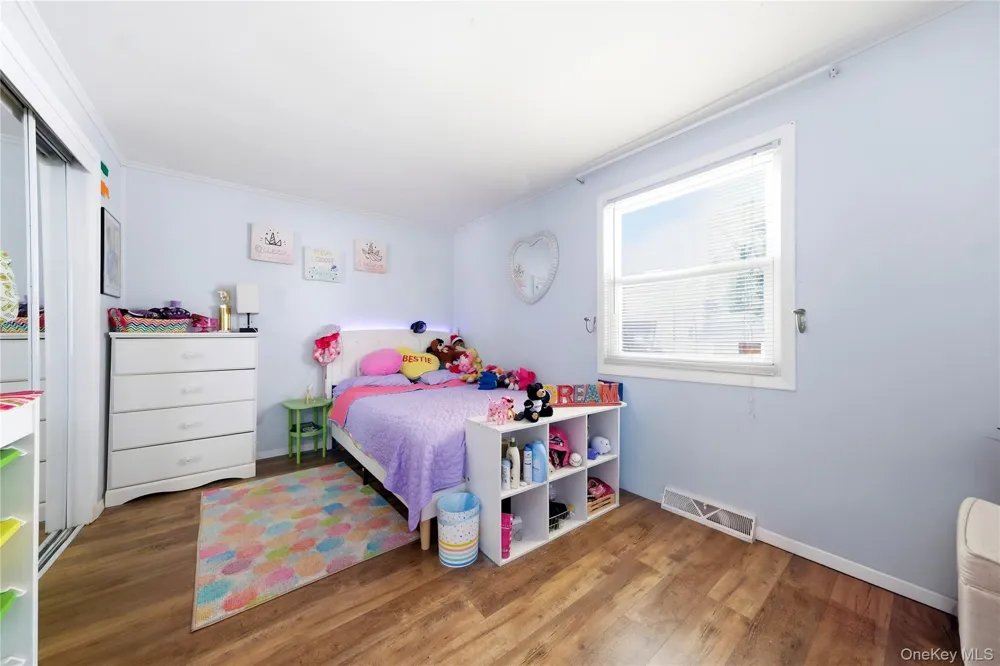 211 Hampton Avenue Mastic, NY 11950