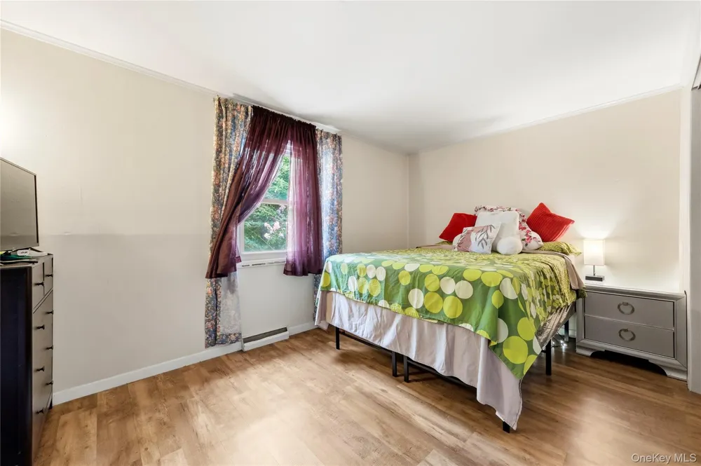 211 Hampton Avenue Mastic, NY 11950