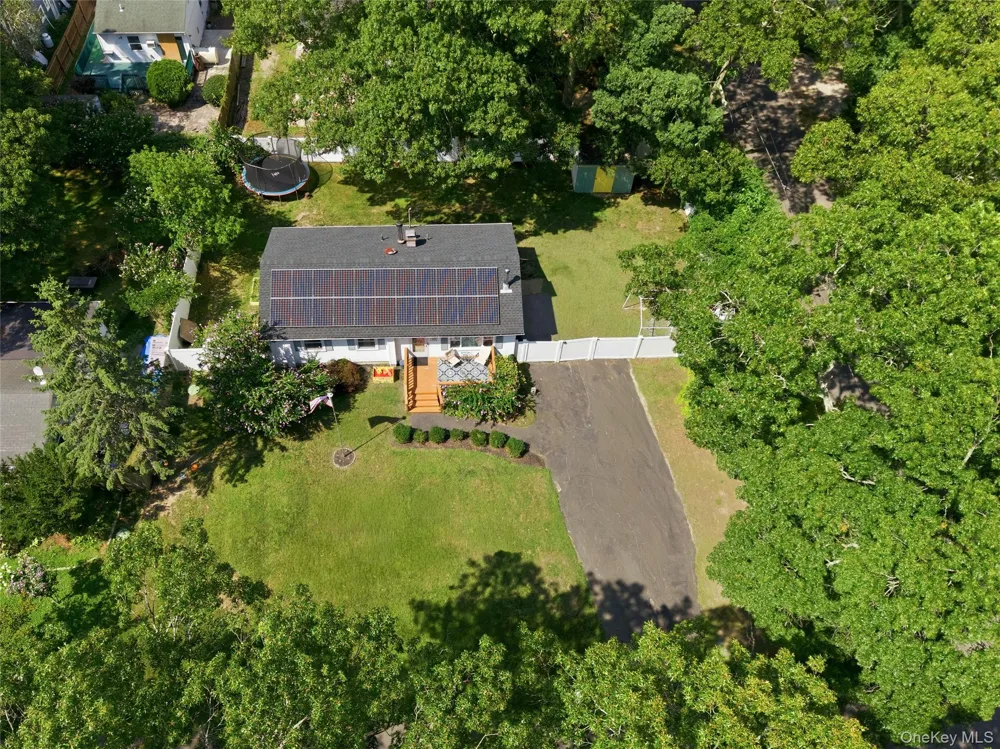 211 Hampton Avenue Mastic, NY 11950