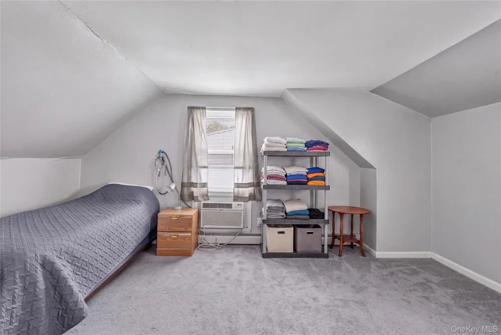 17 Heathcote Road Lindenhurst, NY 11757