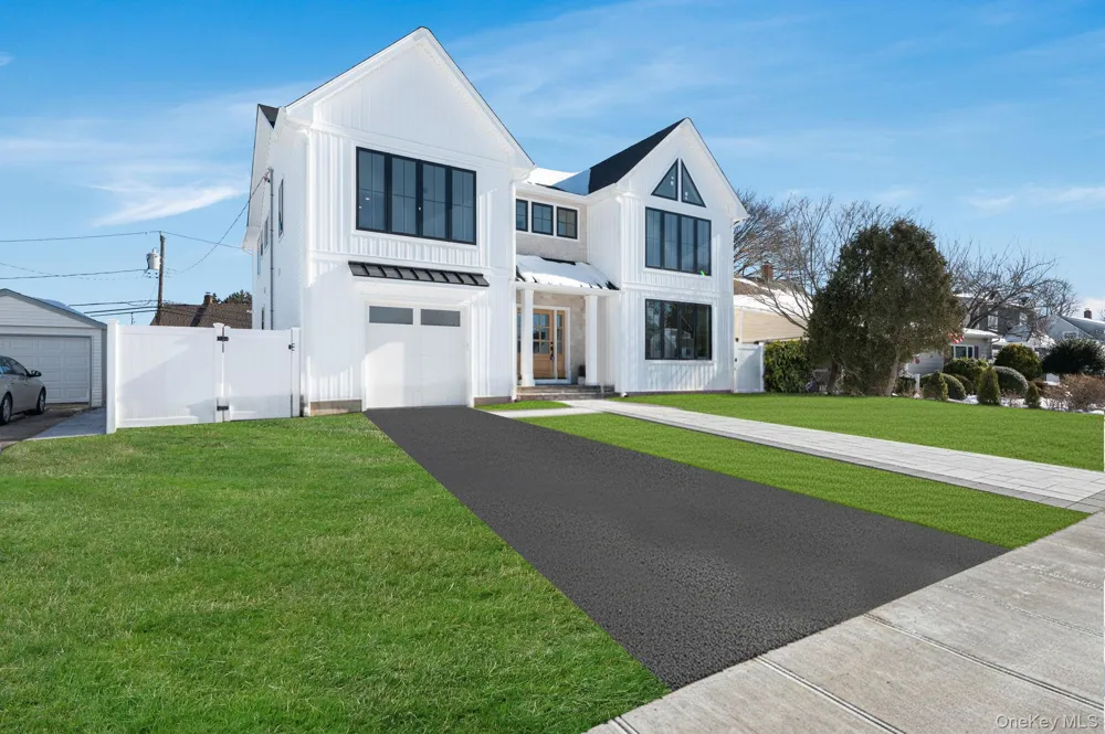 35 Cotton Levittown, NY 11756