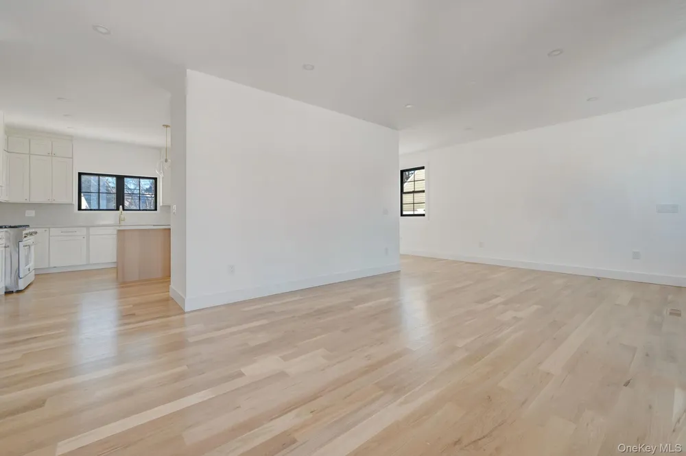 35 Cotton Levittown, NY 11756