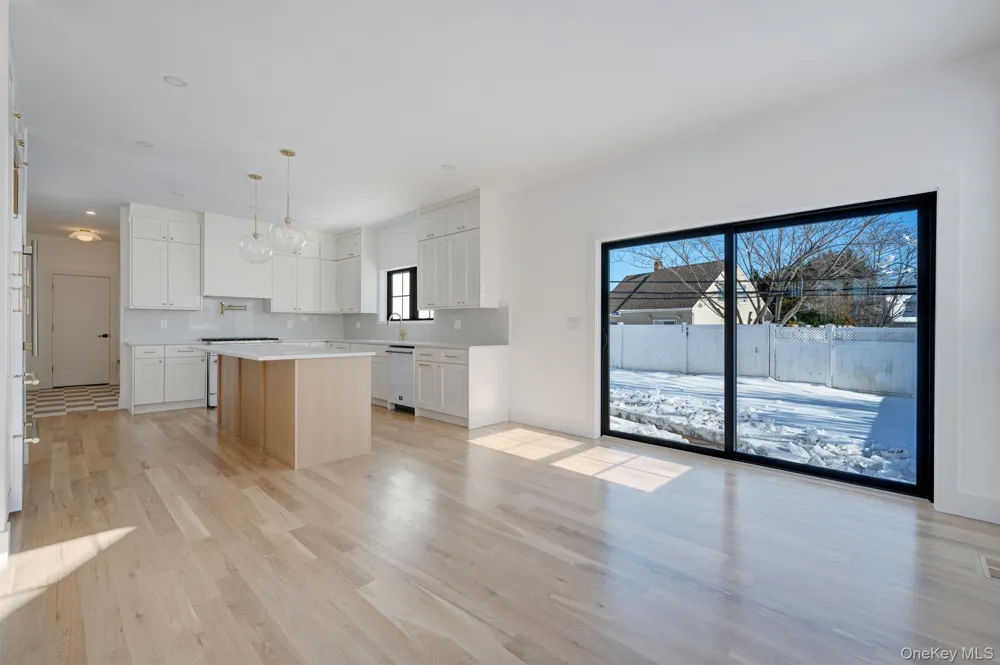 35 Cotton Levittown, NY 11756