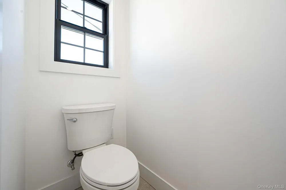 35 Cotton Levittown, NY 11756