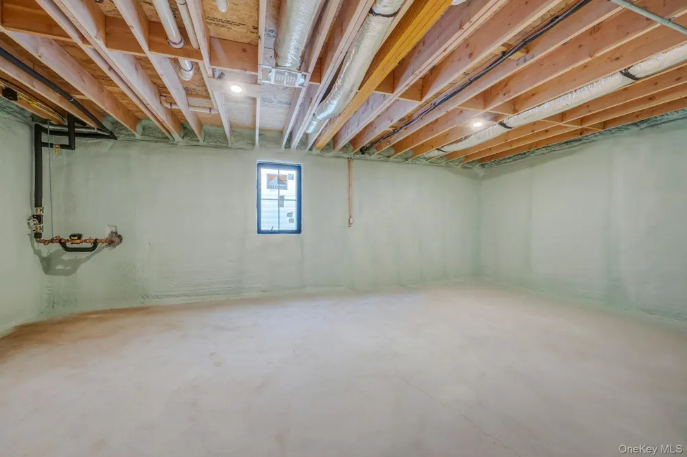 35 Cotton Levittown, NY 11756