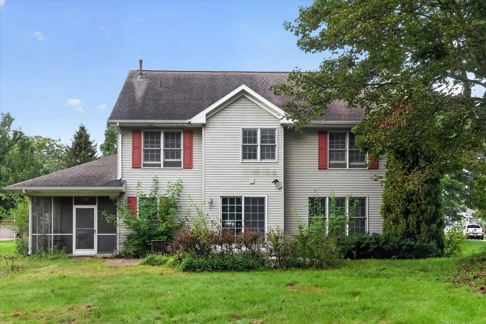 7521 Mac Arthur Lane Portage, MI 49024