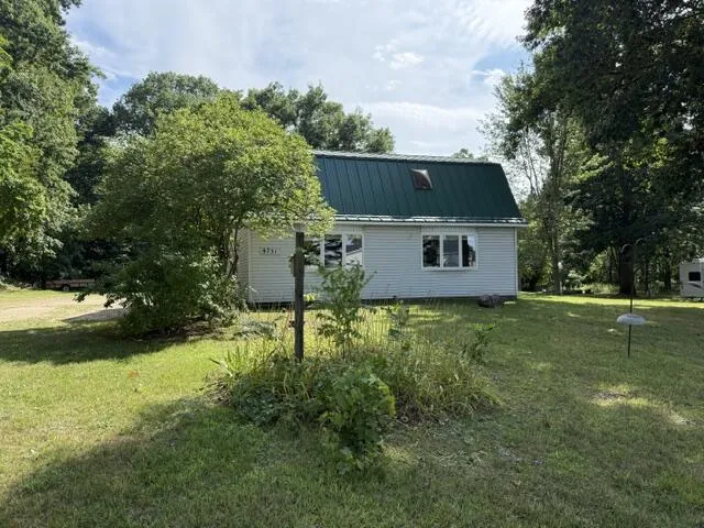 9751 W Howard City-Edmore Lakeview, MI 48850