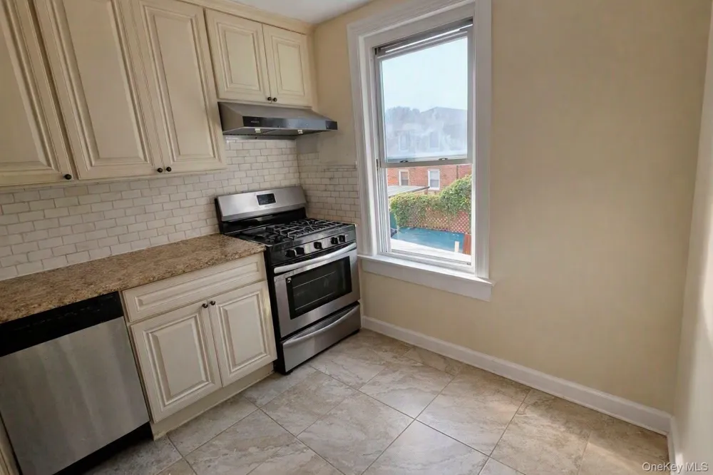 6807 59th Drive Maspeth, NY 11378