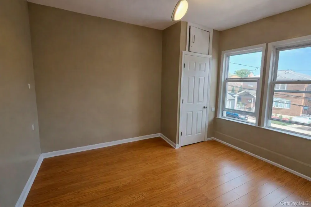 6807 59th Drive Maspeth, NY 11378
