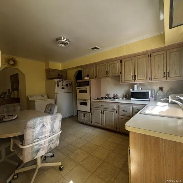 66 E Neptune Avenue Lindenhurst, NY 11757