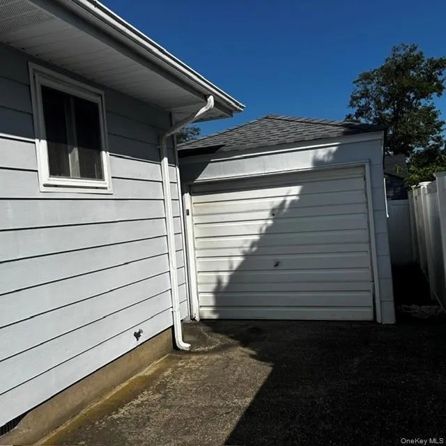 66 E Neptune Avenue Lindenhurst, NY 11757