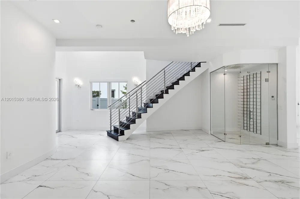 8221 NW 34th Dr Doral, FL 33122