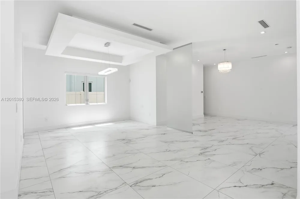 8221 NW 34th Dr Doral, FL 33122