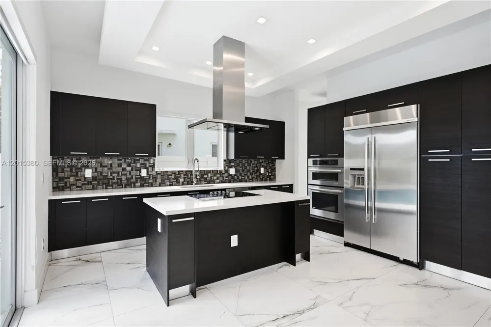 8221 NW 34th Dr Doral, FL 33122