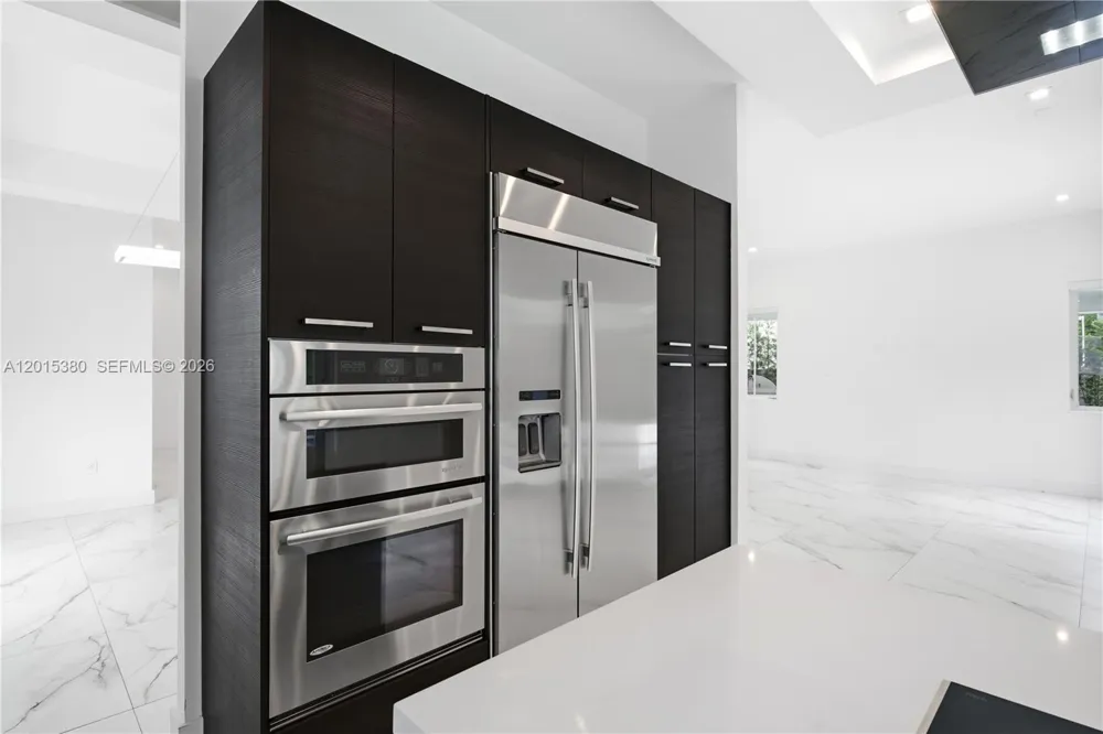 8221 NW 34th Dr Doral, FL 33122