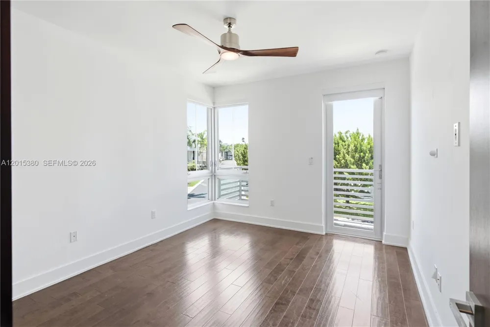8221 NW 34th Dr Doral, FL 33122