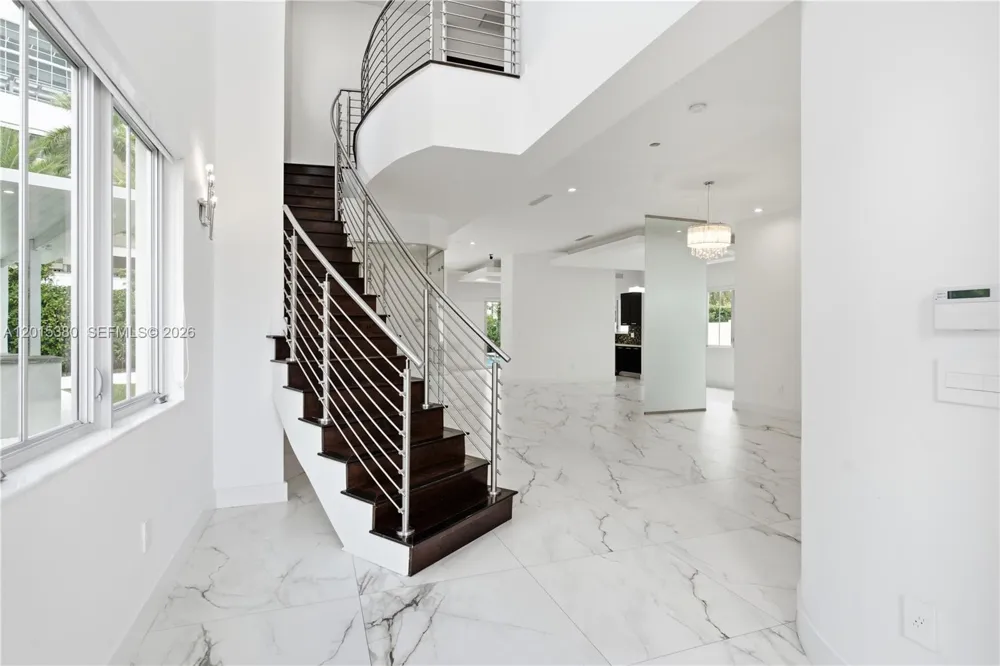 8221 NW 34th Dr Doral, FL 33122